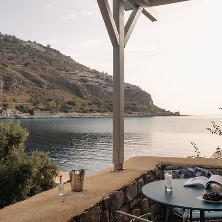 Kourmas Suites Limeni Luaran gambar