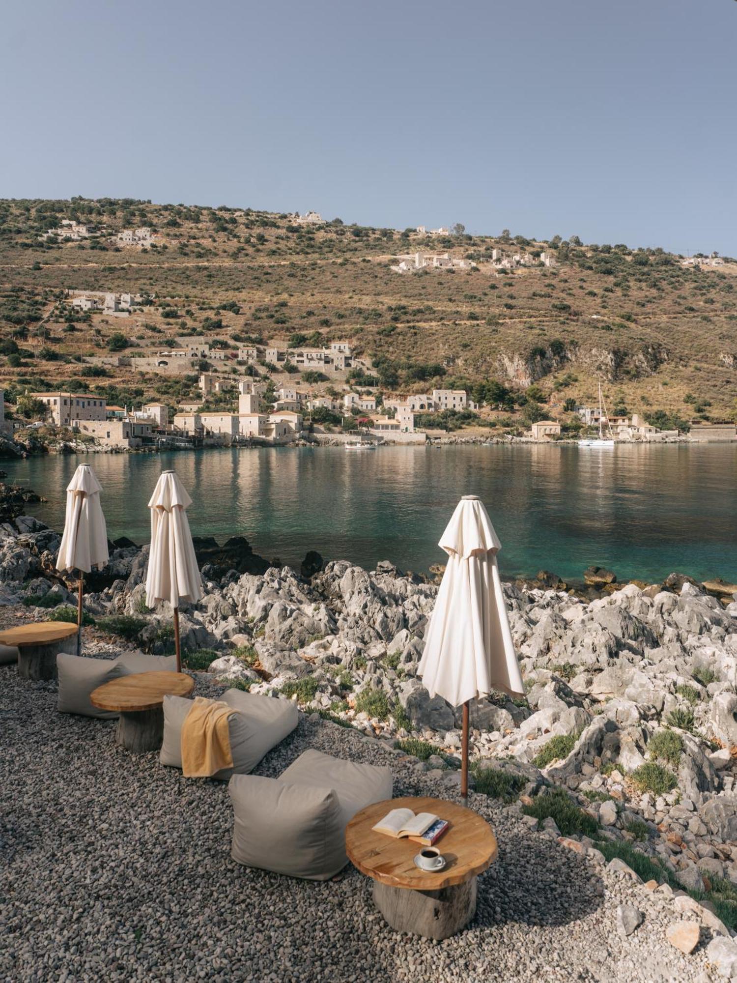 Kourmas Suites Limeni Luaran gambar